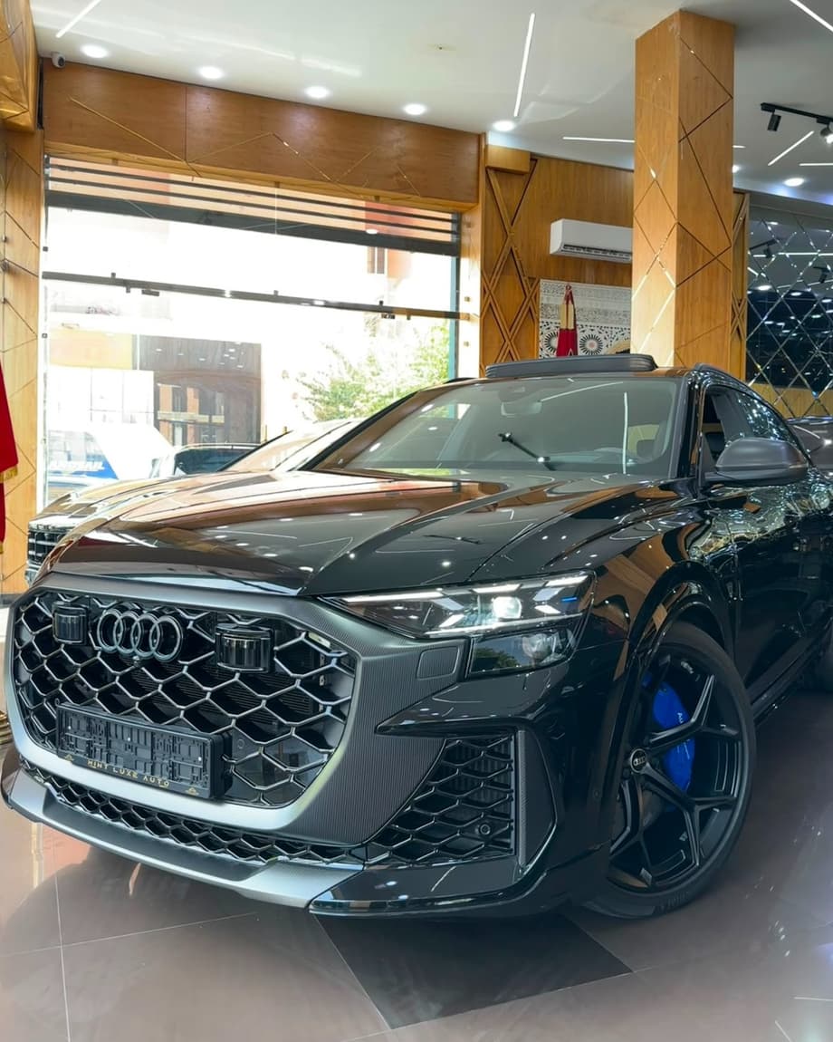Audi RSQ8 Performance